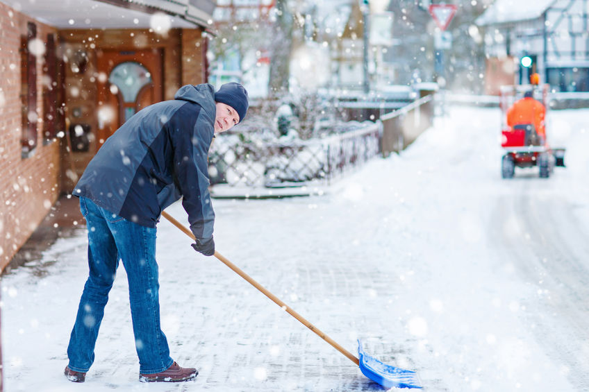 Shovelling Snow |Downtown Toronto Sports Chiropractor Dr. Ken Nakamura