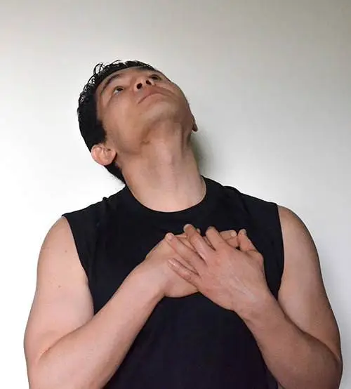 Upper Back Pain: Stretches For Front Of Your Neck to Fix The Upper Back Pain - Toronto Downtown Chiropractor